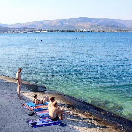 Apartment Apartments With A Parking Space Arbanija, Ciovo - 7543 Trogir
